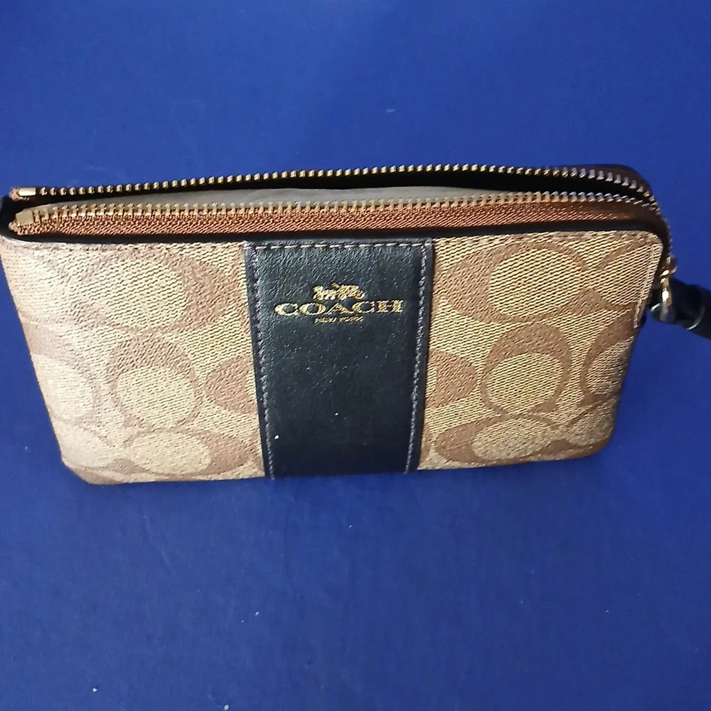 NWT Coach Coin Purse Wristlet Brown Signature Pattern - Picture 5 of 5